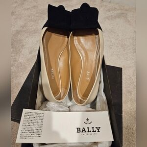 Bally Women's Two-Tone Black and Cream Loafers